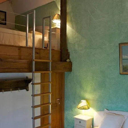 Bed & Breakfast La Roustiere