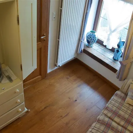 Bed & Breakfast La Roustiere